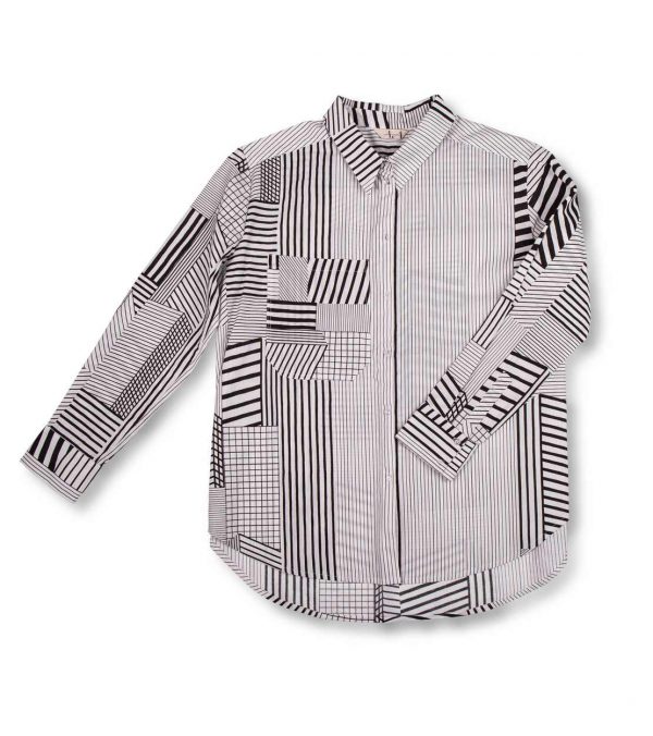 Čierno-biela vzorovaná košeľa s dlhým rukávom