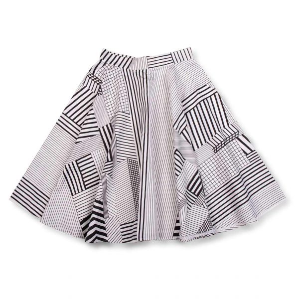 Vzorovaná čierno biela sukňa AWA Clothes
