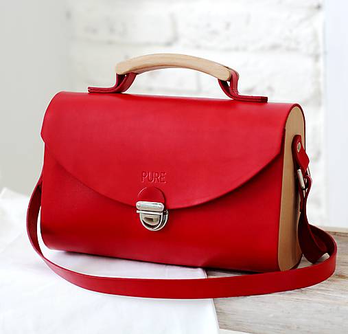 Červená kabelka s drevenou rúčkou PURE