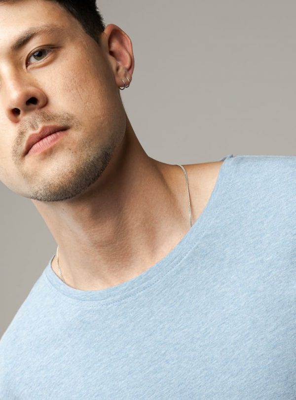 Klasické pánske tričko svetlomodrej farby z organickej bavlny