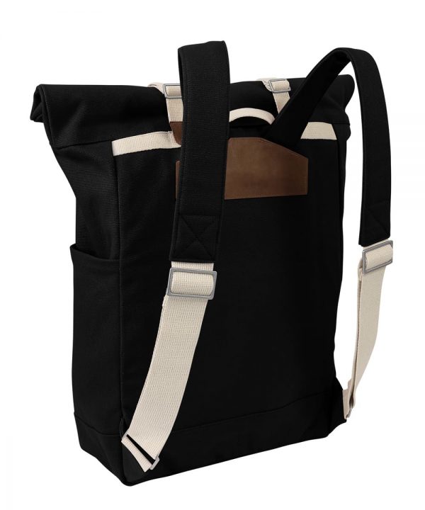 Rolovací ruksak čiernej farby z fairtrade bavlny od udržateľnej značky Melawear