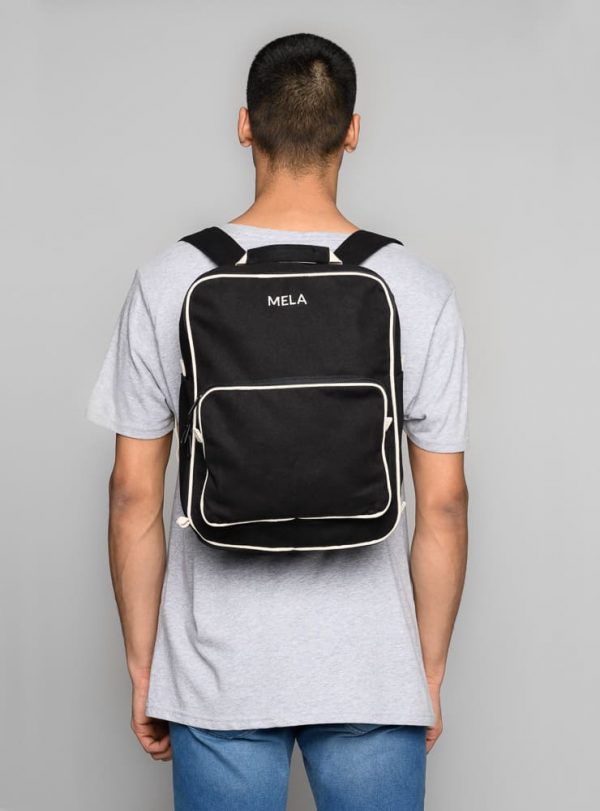 Univerzálny čierny ruksak pre mužov s priehradkou na notebook