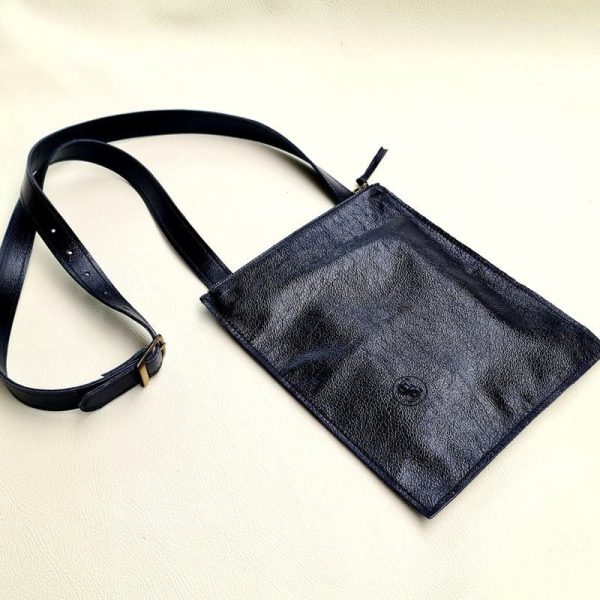 Pánska čierna kožená taška cez rameno od značky SussesBag